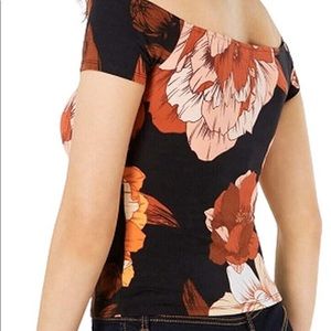 Guess off the shoulder floral shirt can